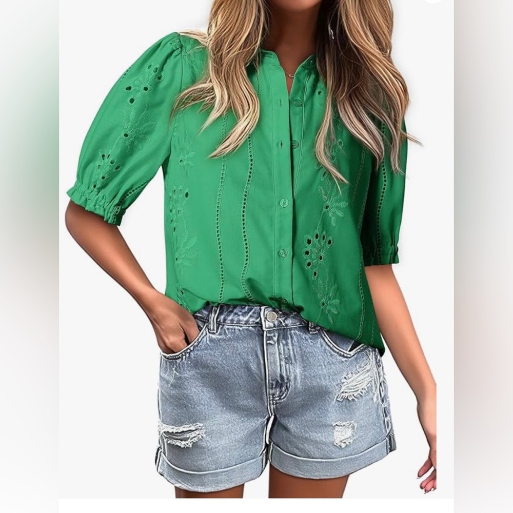 Women’s Eyelet Button-Front Shirt - Green